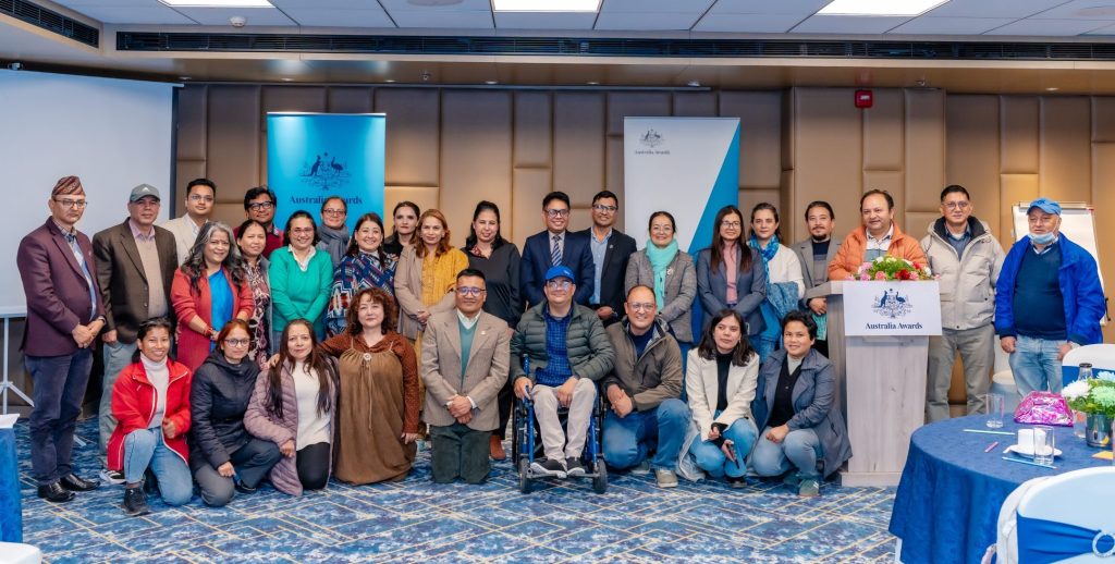 Participants of the event pictured together.